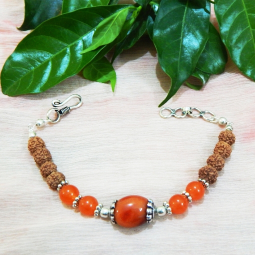 Picture of Karneol- & Rudraksha-Perlenarmband für das Sakralchakra