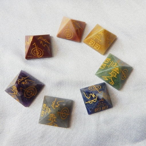 7 Chakra Pyramid Set
